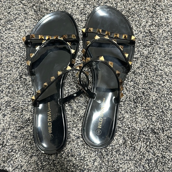 Black sandles - Picture 1 of 2